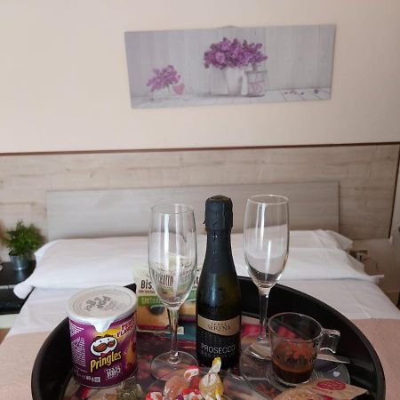 Albergo Ristorante Bar Pizzeria La Lanterna Santi Cosma e Damiano Luaran gambar